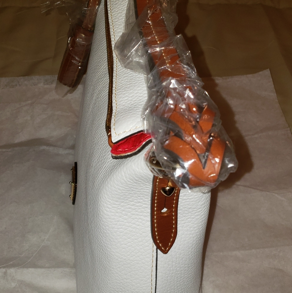 Dooney and Bourke Pebble Leather Twist Strap Hobo Bag Color White/Tan Trim NWT - Picture 4 of 13